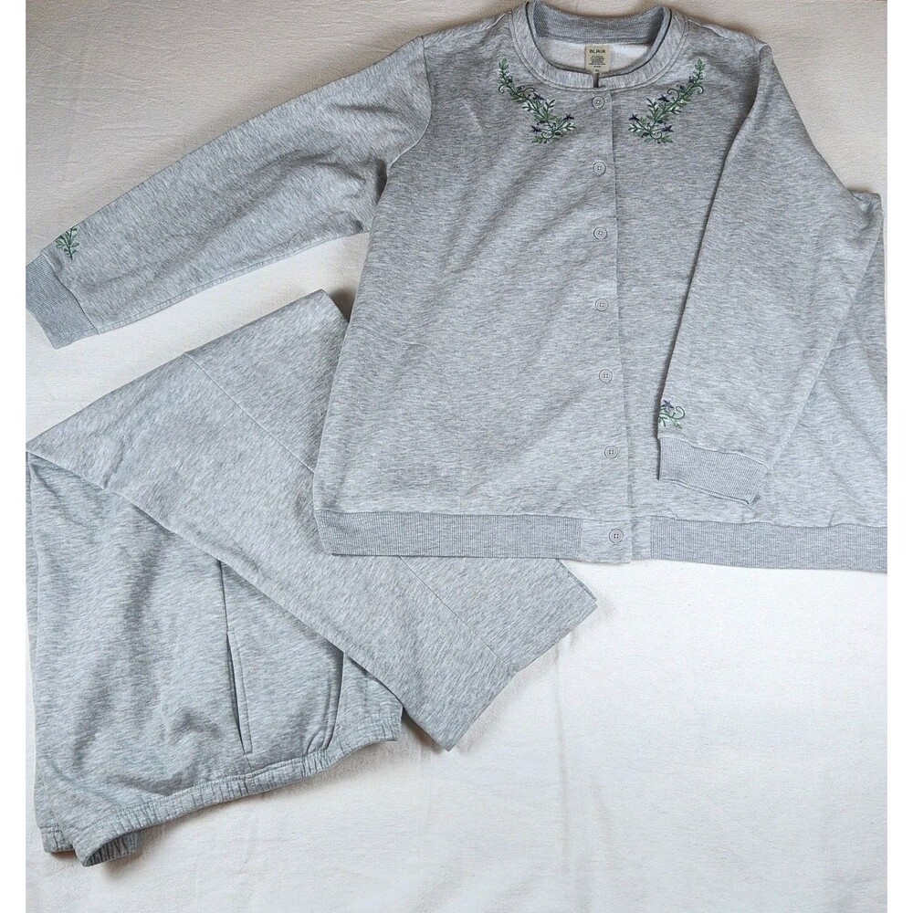 NWOT Blair 2 Piece Set Sweatpants and Sweatshirt Size 3X Gray Embroidered.